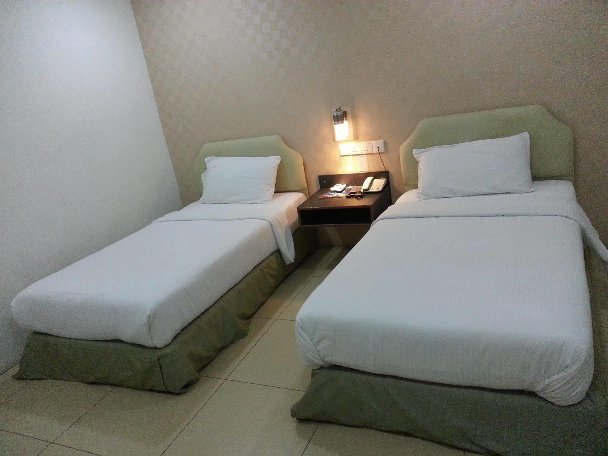 Hotel Avenue Kuantan Extérieur photo