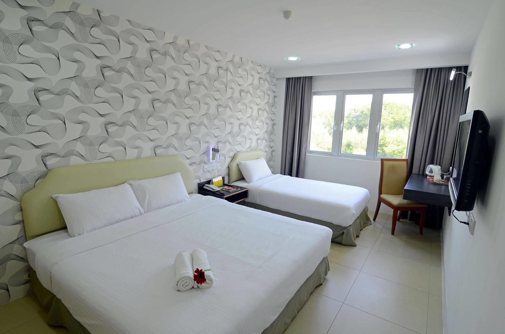 Hotel Avenue Kuantan Extérieur photo