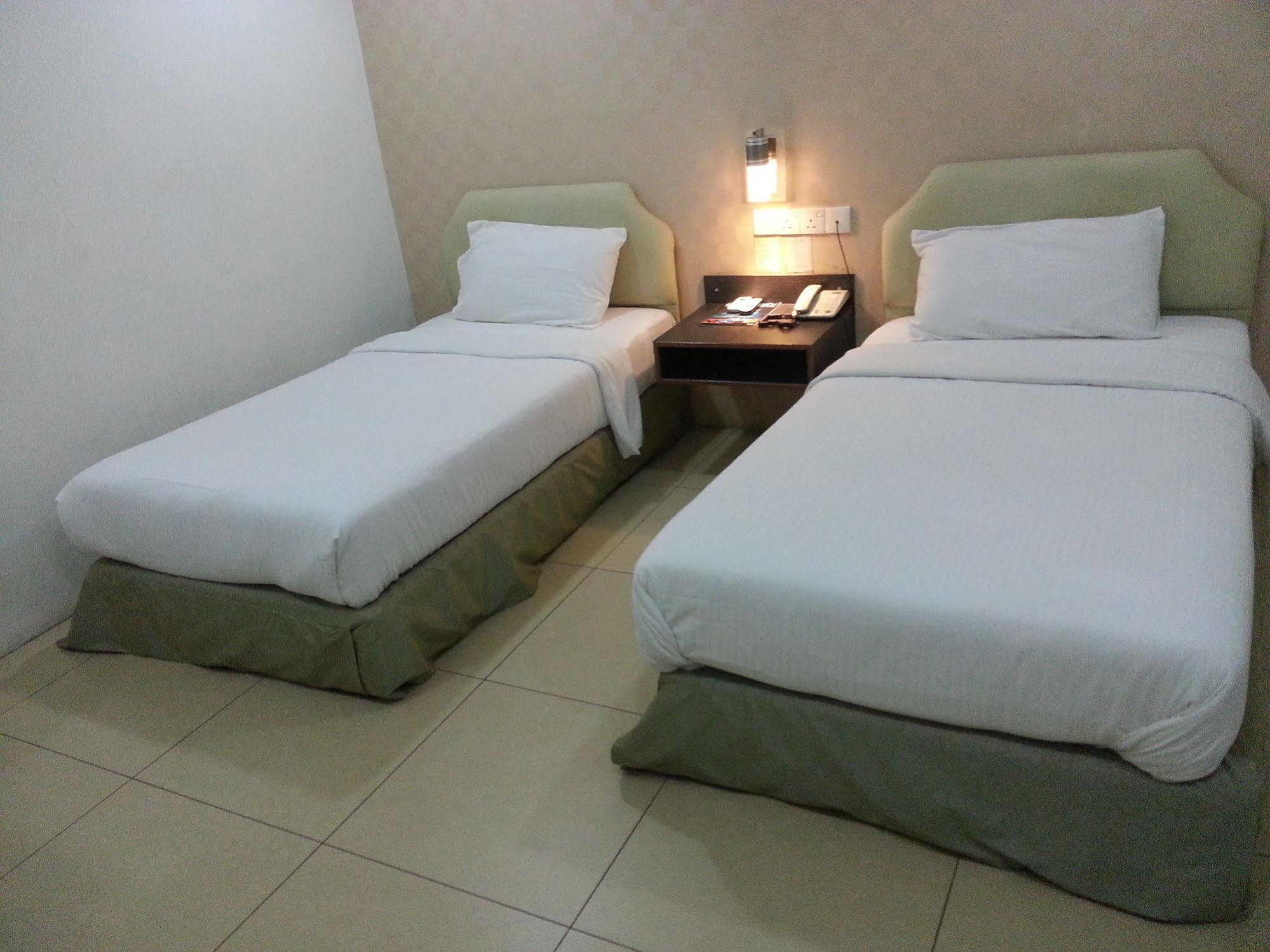Hotel Avenue Kuantan Extérieur photo